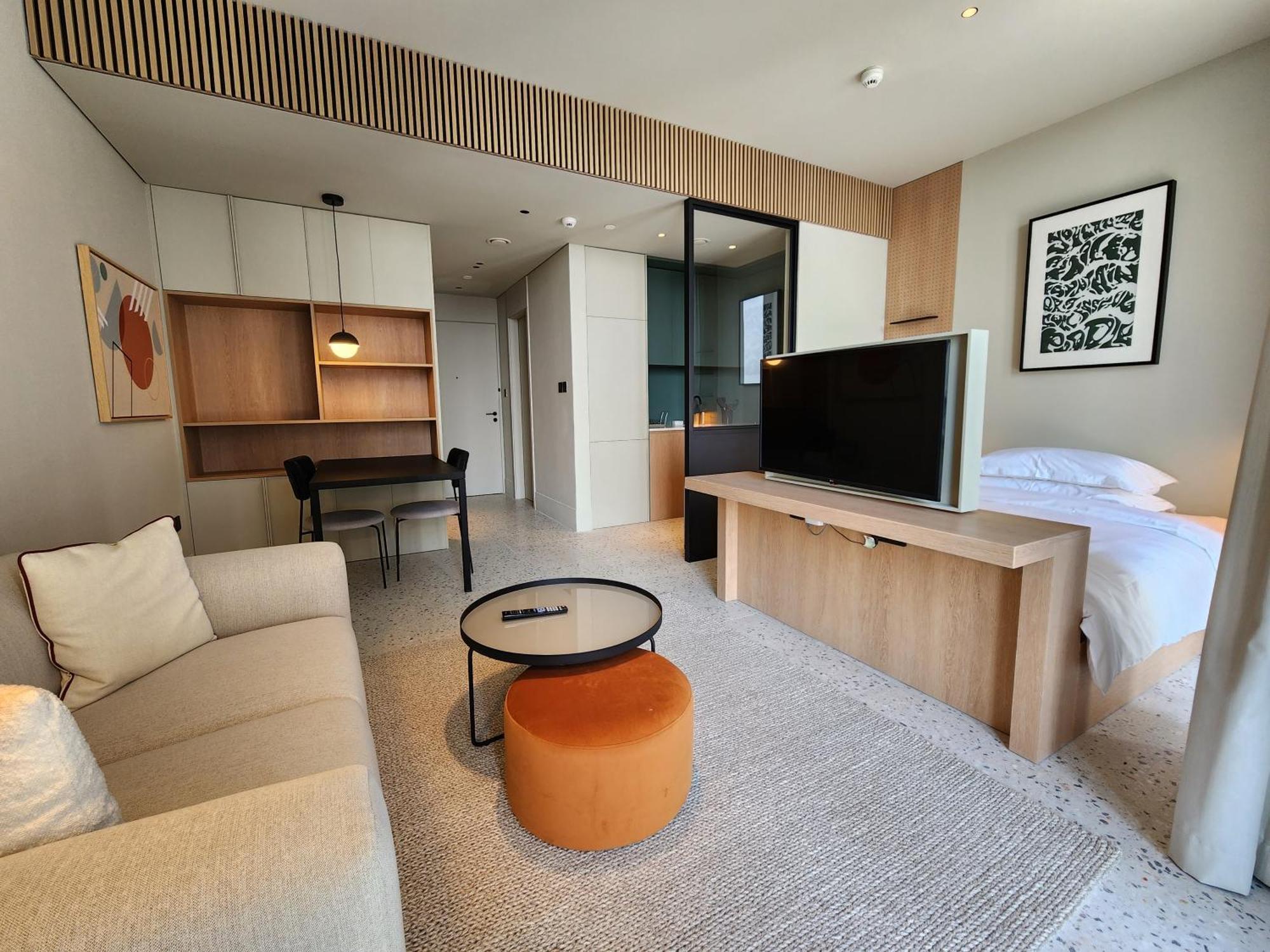 Upside Living Business Bay With Infinity Pool And Coworkspace Apartment *