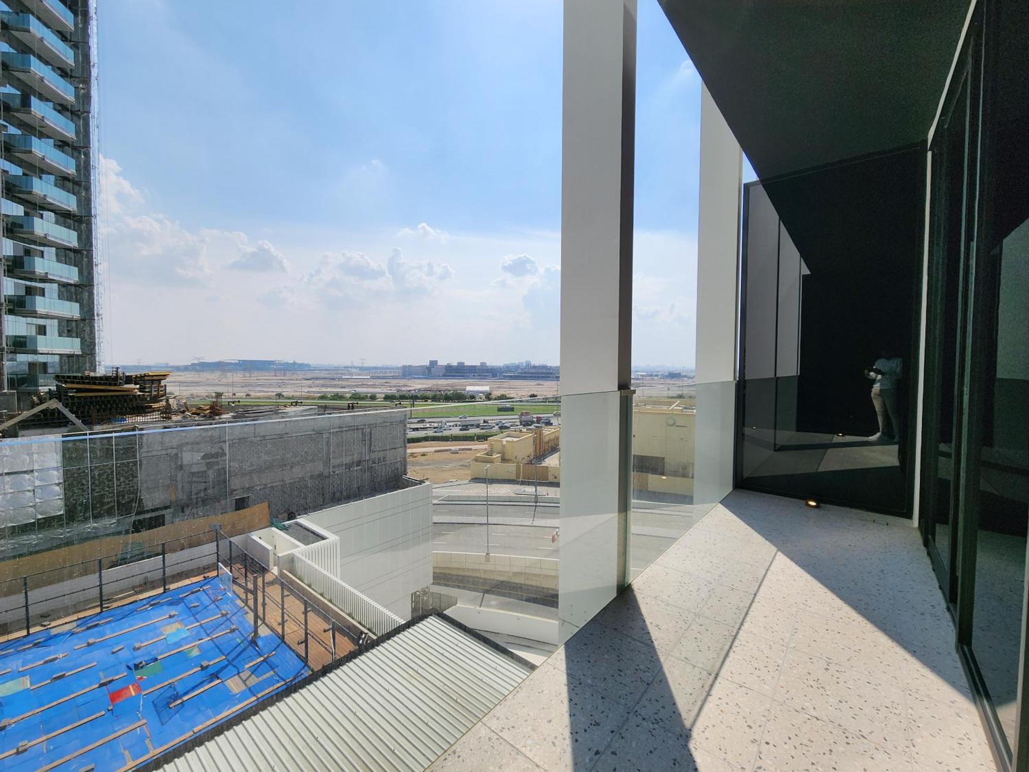 Upside Living Business Bay With Infinity Pool And Coworkspace Apartment